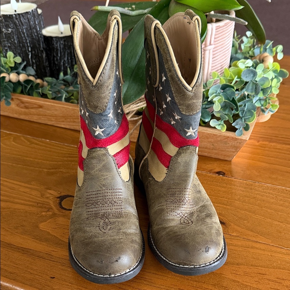 Roper Patriotic Cowboy Boots with Stars and Stripes - Size 1 - Heels Light Up